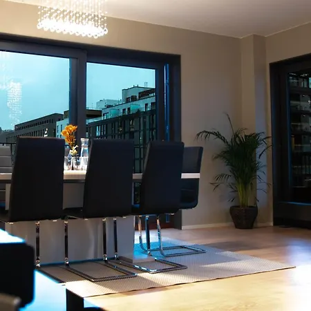 Spacious Modern 3br At Barcode Apartmán