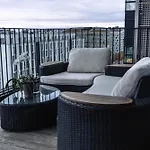 Spacious Modern 3br At Barcode Daire