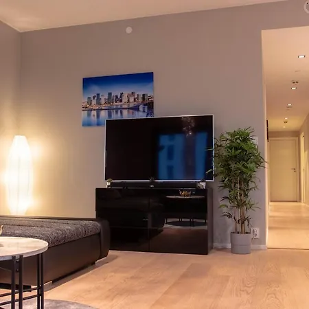 Spacious Modern 3br At Barcode Apartman