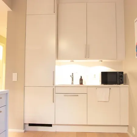 Spacious Modern 3br At Barcode Apartman *