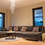 Spacious Modern 3br At Barcode Apartamento *