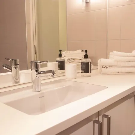 Spacious Modern 3br At Barcode * 오슬로