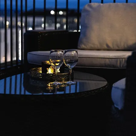Spacious Modern 3br At Barcode * 오슬로